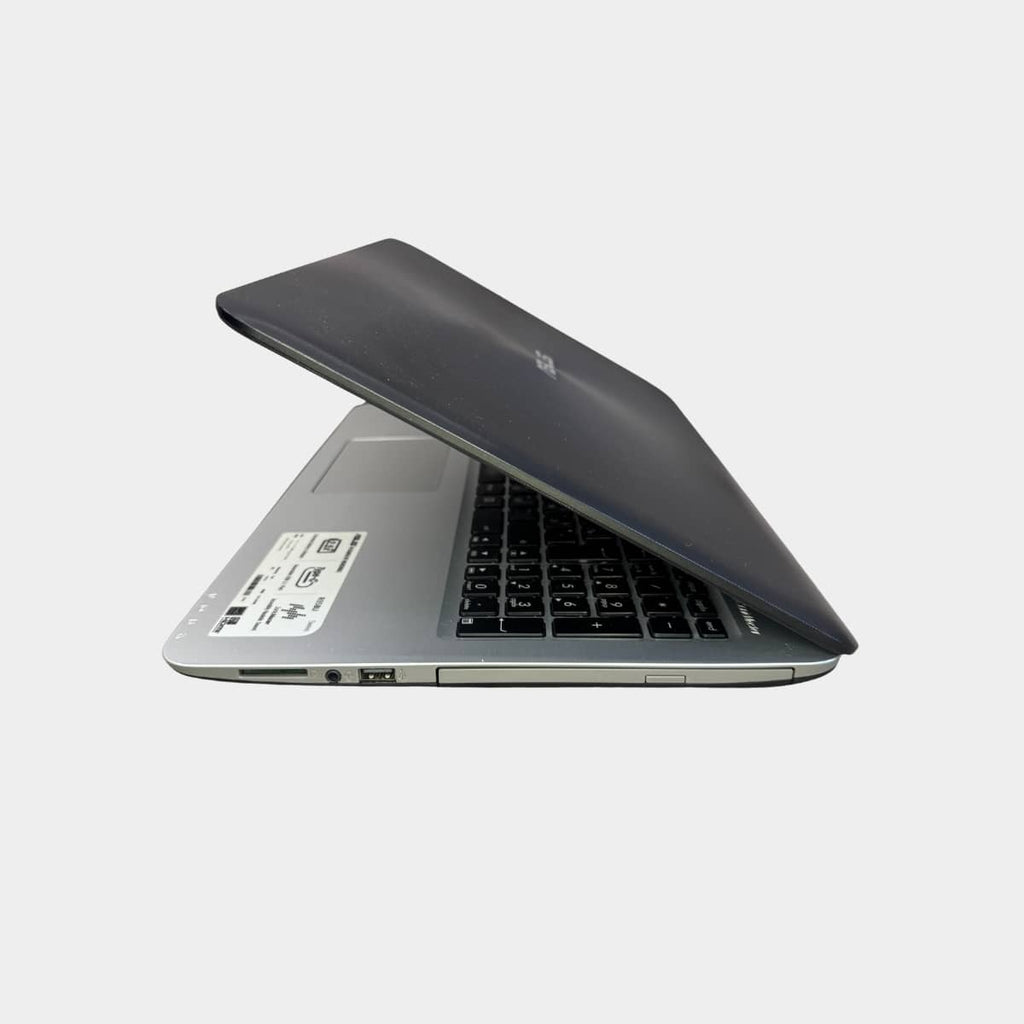 ASUSR558U kaire puse
