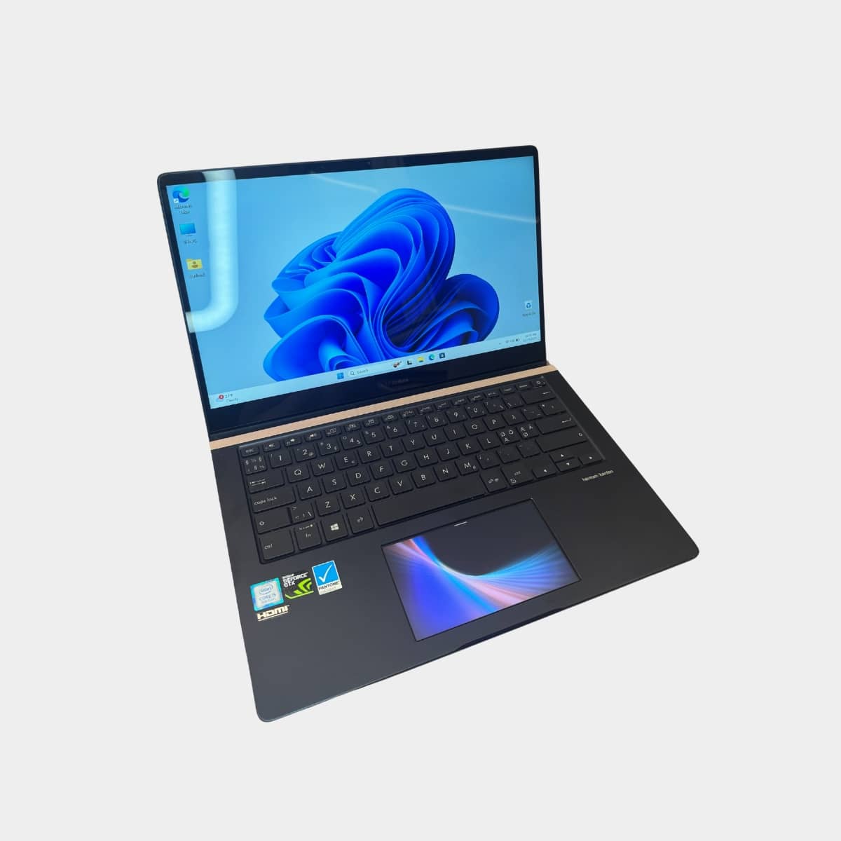 ASUS UX480F su GTX 1050, 8GB RAM, 256GB SSD – Atnaujintas / Refurbished