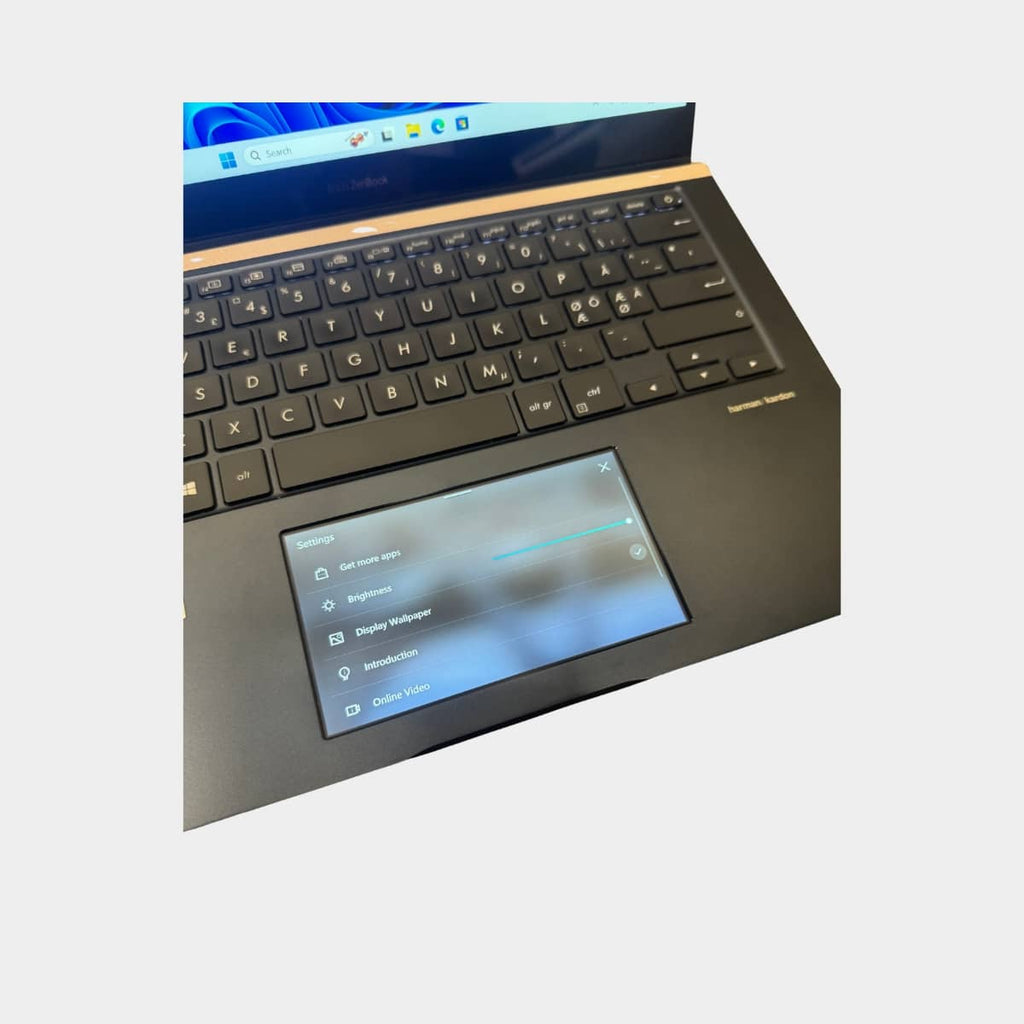 ASUS UX480F klaviatūra ir touchpad, i5-8265U – bazinis 1.6 GHz, Turbo iki 3.9 GHz, GTX 1050,