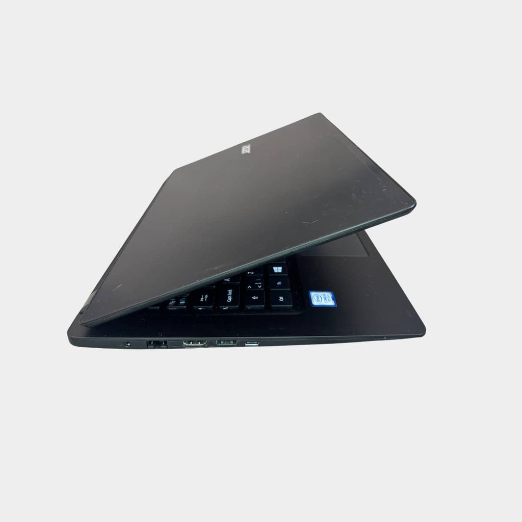 Acer TravelMate P238 pasuktas i desine