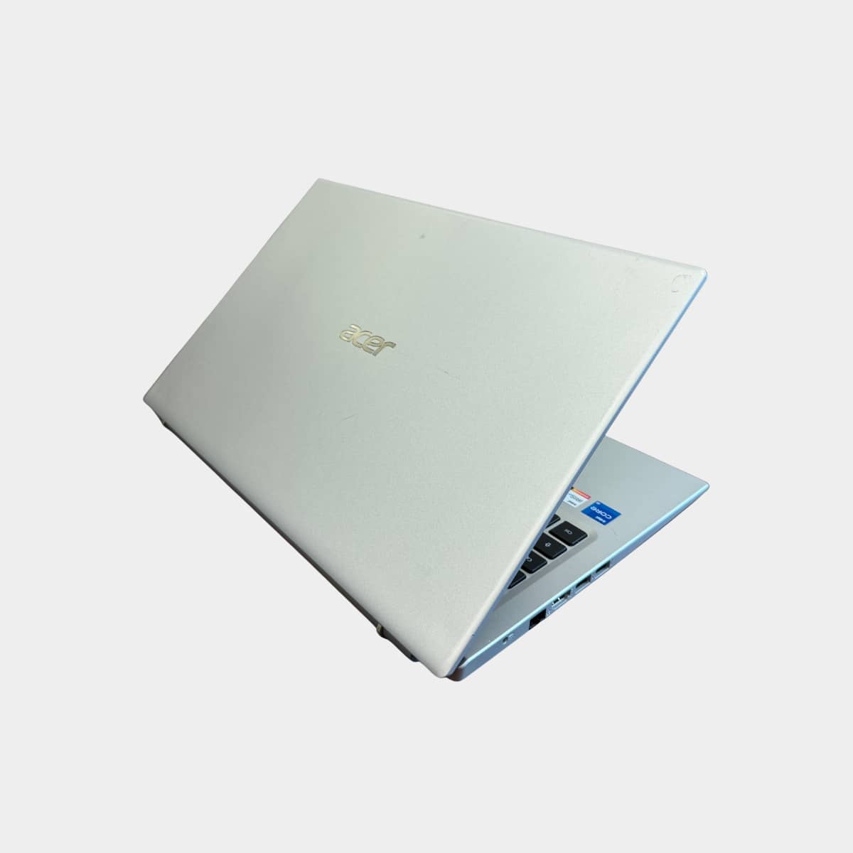 Acer Aspire 3 A315-58 dešinė pusė, USB ir LAN jungtys