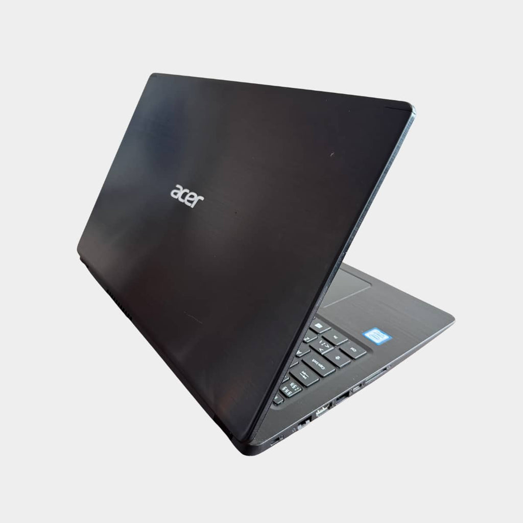 Acer Aspire 5 A515-52 kairė pusė, USB-C ir HDMI jungtys