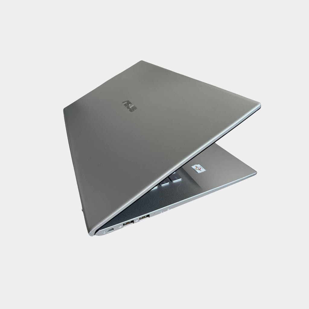 ASUS VivoBook X712DAP kairė pusė, nešiojamo kompiuterio jungtys
