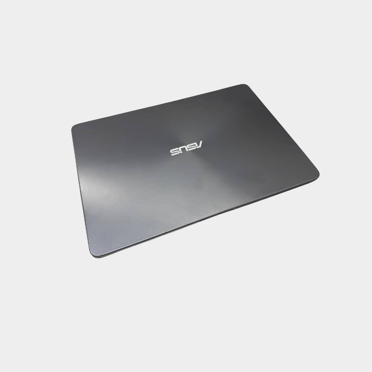 Asus ZenBook UX430U uzdaritas