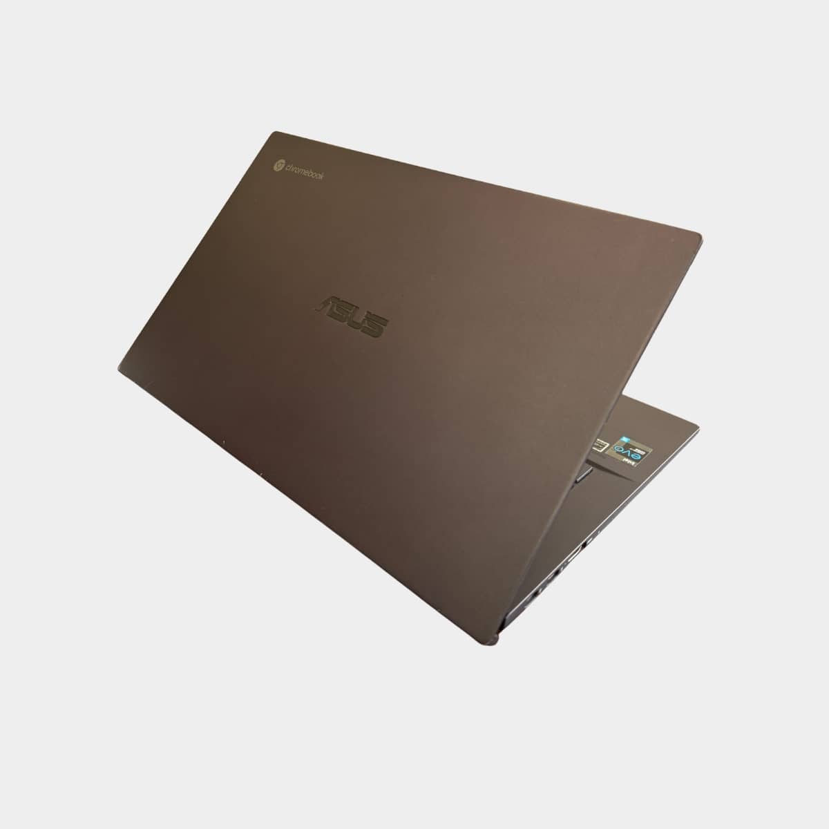ASUS Chromebook CX9400CE dešinė pusė, USB ir audio jungtys