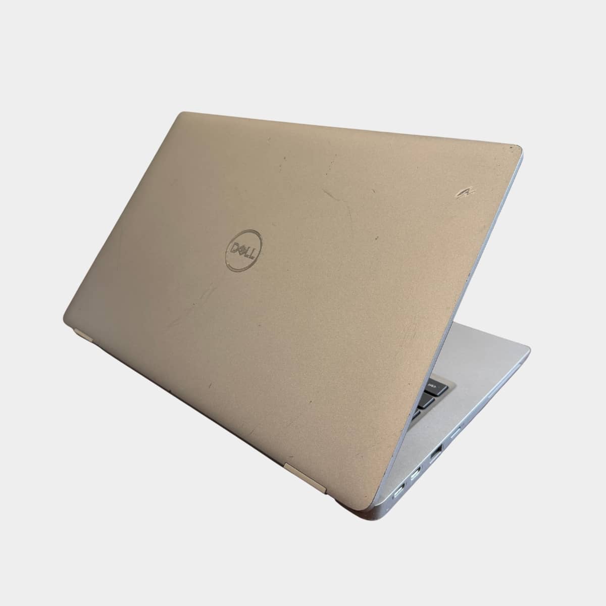 Dell Latitude 5320 dešinė pusė, USB ir LAN jungtys