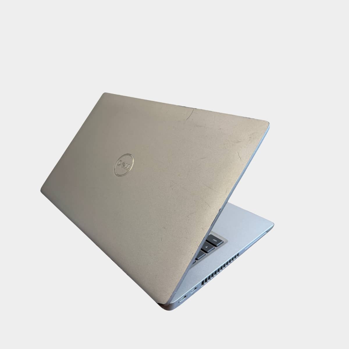Dell Latitude 5420 dešinė pusė, USB ir LAN jungtys