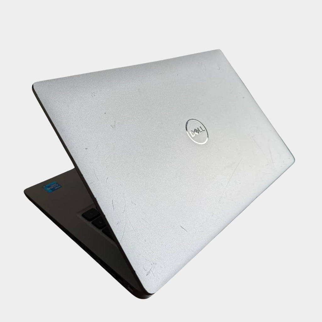 Dell Latitude 5420 kairė pusė, USB-C ir HDMI jungtys