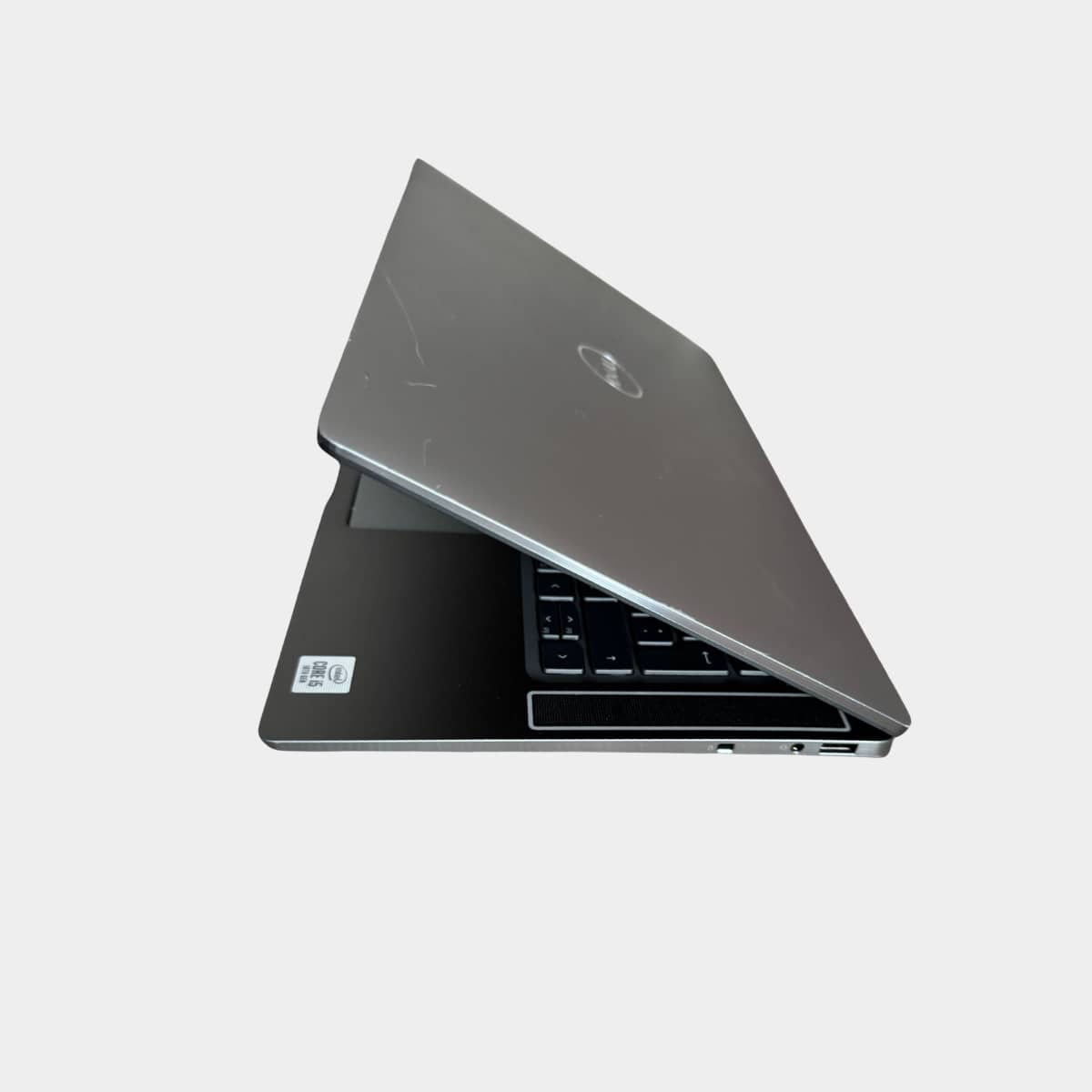 Dell Latitude 9510 i5 8gb ram 512gb ssd pasuktas i kaire