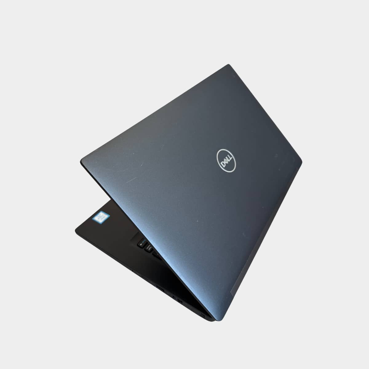 Dell Latitude 7490 kairė pusė, USB-C ir HDMI jungtys