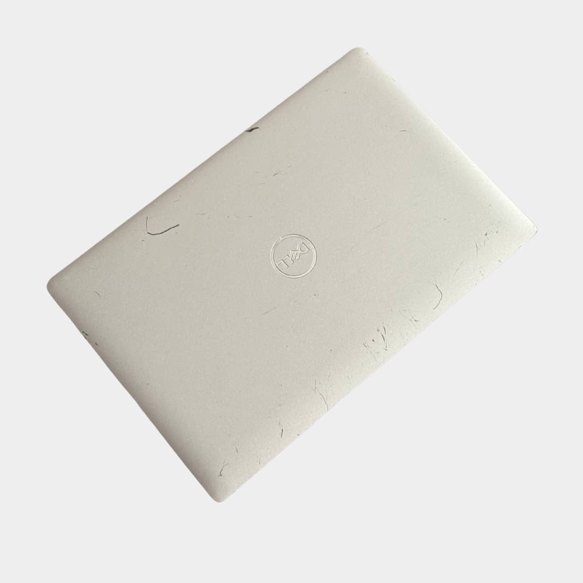 Dell Latitude 5420 uždarytas, korpusas su naudojimo žymėmis