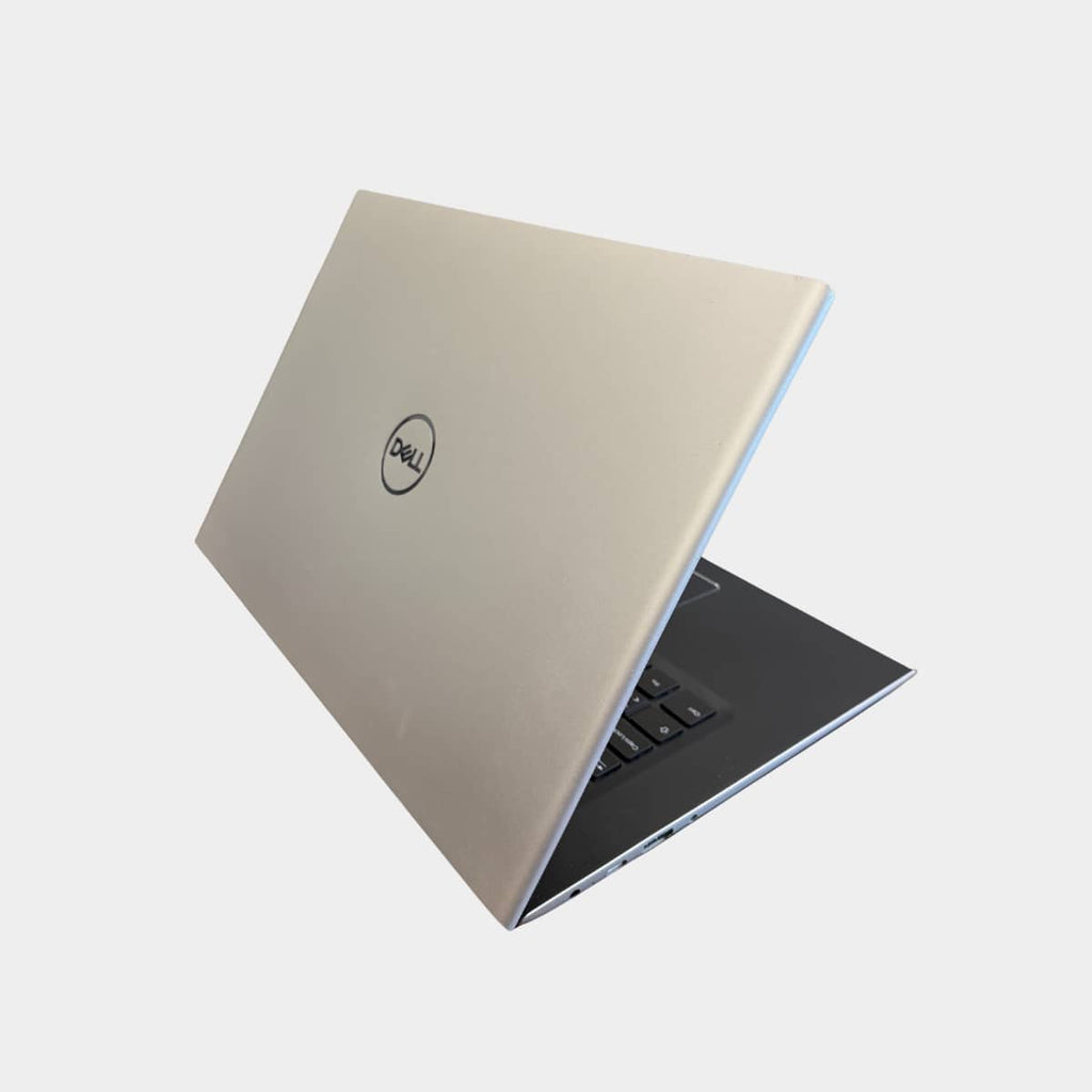 Dell Vostro 5471 dešinė pusė, USB ir LAN jungtys