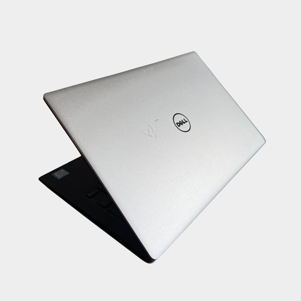Dell XPS 13 9360 dešinė pusė, USB ir audio jungtys