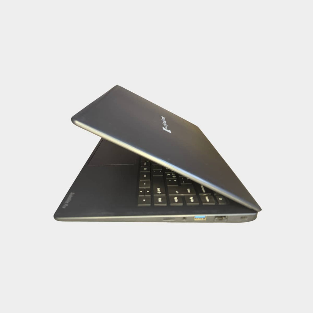 Dynabook Satellite Pro C40-H-10D pasuktas i kaire