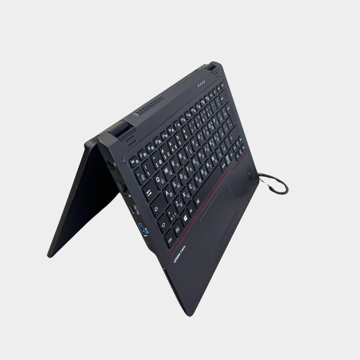 Fujitsu LifeBook U729x kaire puse