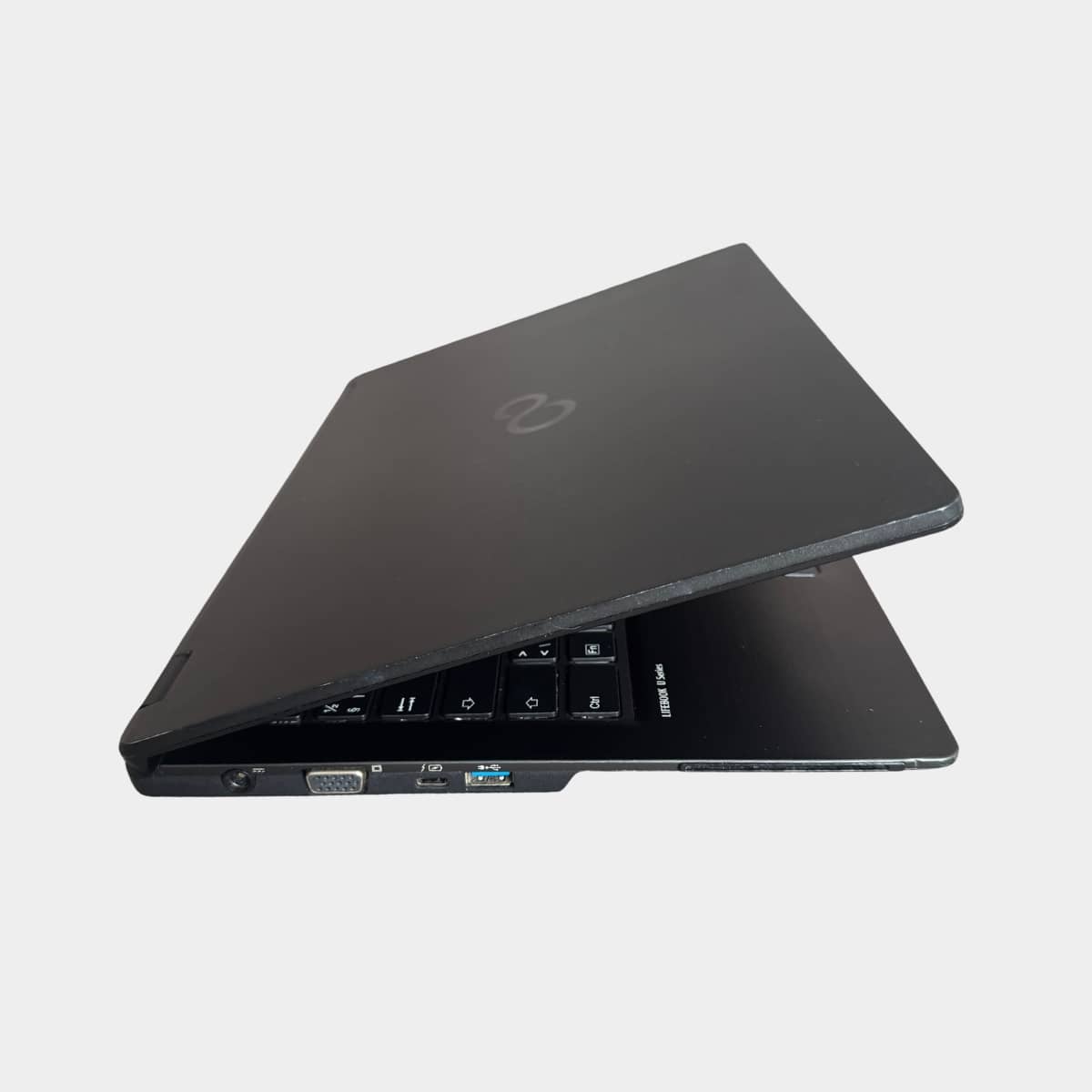 Fujitsu LifeBook U7410 pasuktas i desine