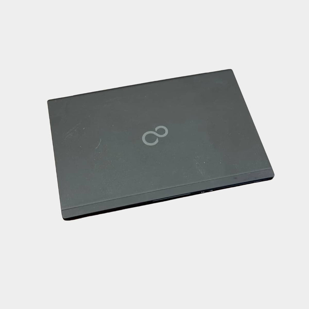 Fujitsu U939 uždarytas, itin lengvas verslo klasės ultrabook