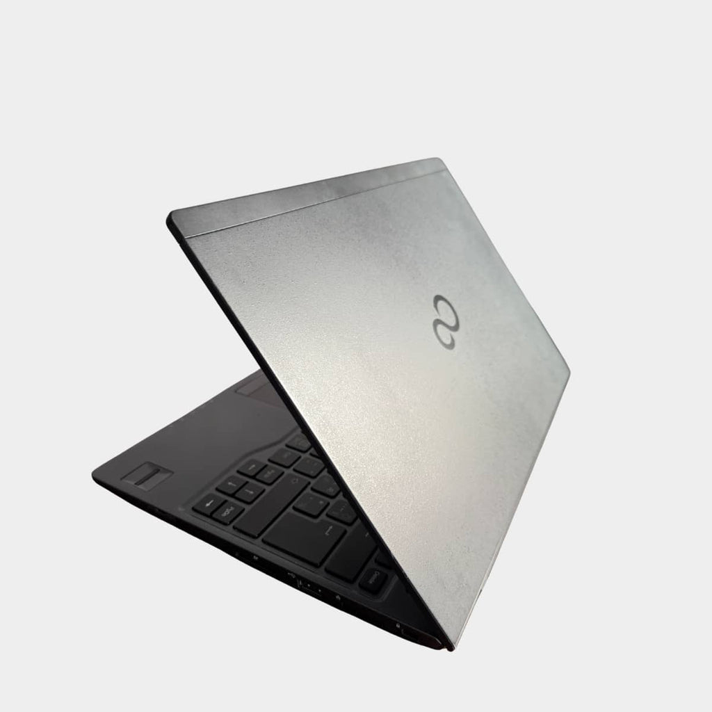Fujitsu U937 kairė pusė, USB ir HDMI jungtys