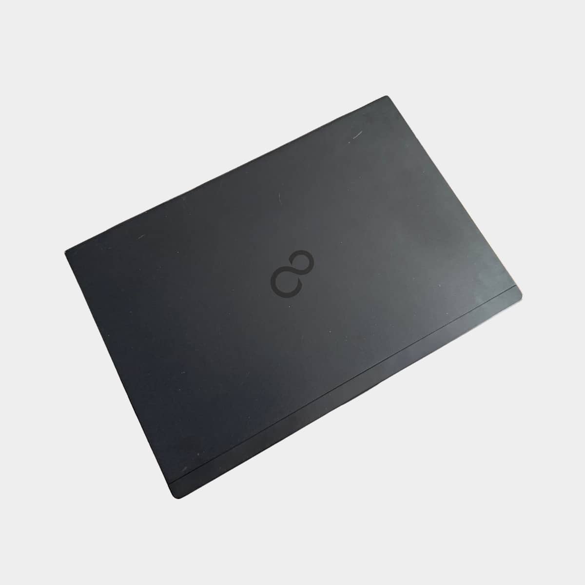 Fujitsu U937 uždarytas, lengvas verslo klasės ultrabook