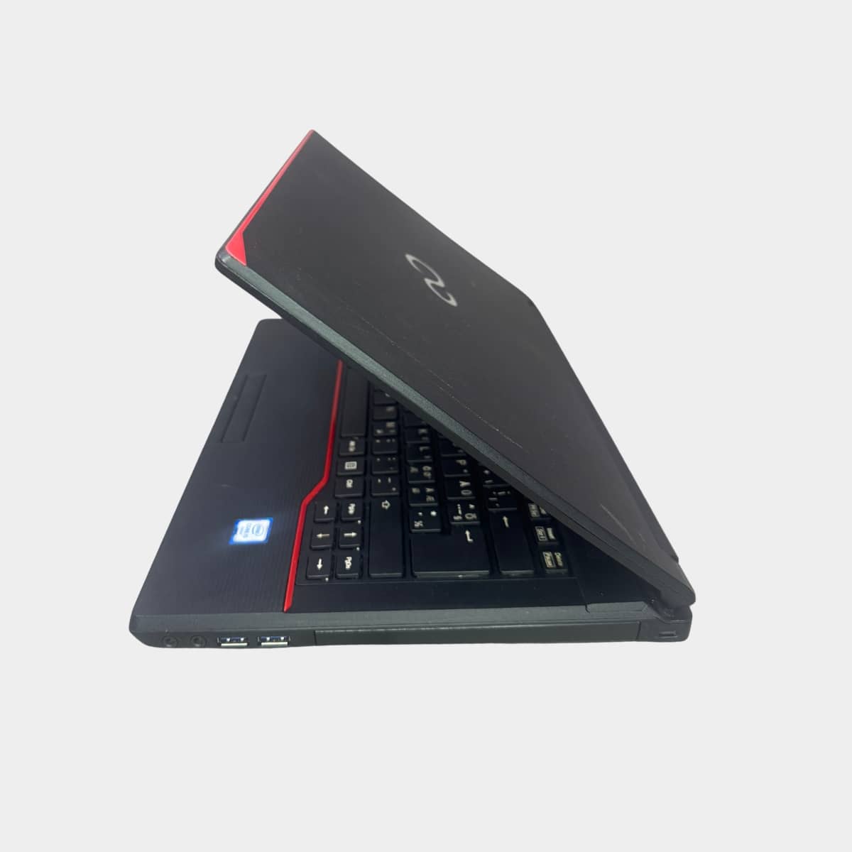 Fujitsu LifeBook E546 pasuktas i kaire nešiojamas kompiuteris, juodas korpusas, atnaujintas