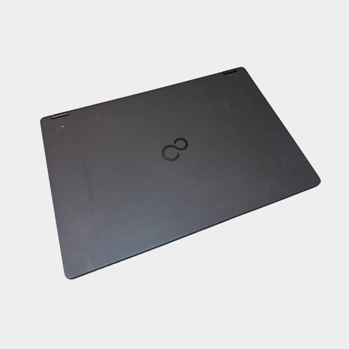 Fujitsu LifeBook U7510 verslo klasės nešiojamas kompiuteris uždarytas, tvirtas matinio paviršiaus korpusas