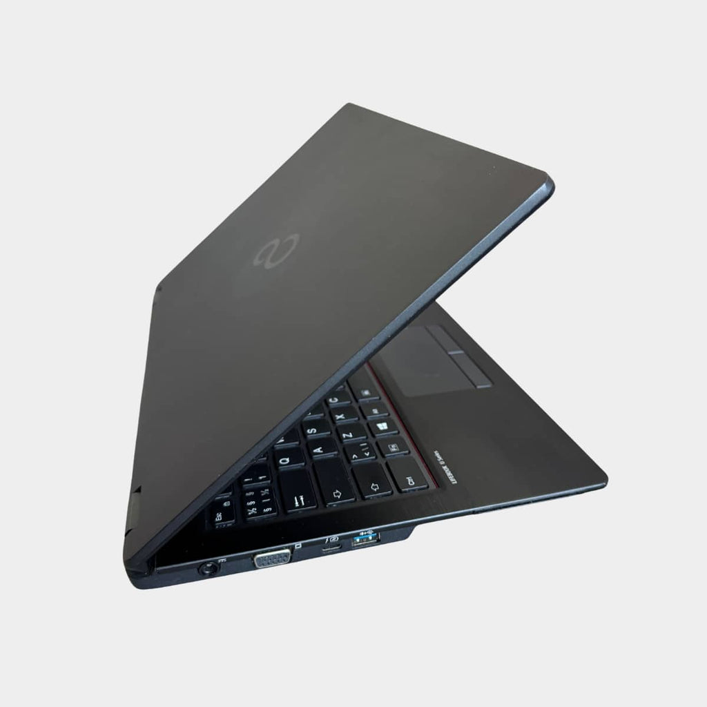  Fujitsu LIFEBOOK U7410 i5-10210U 8GB RAM 256GB SSD Windows 11