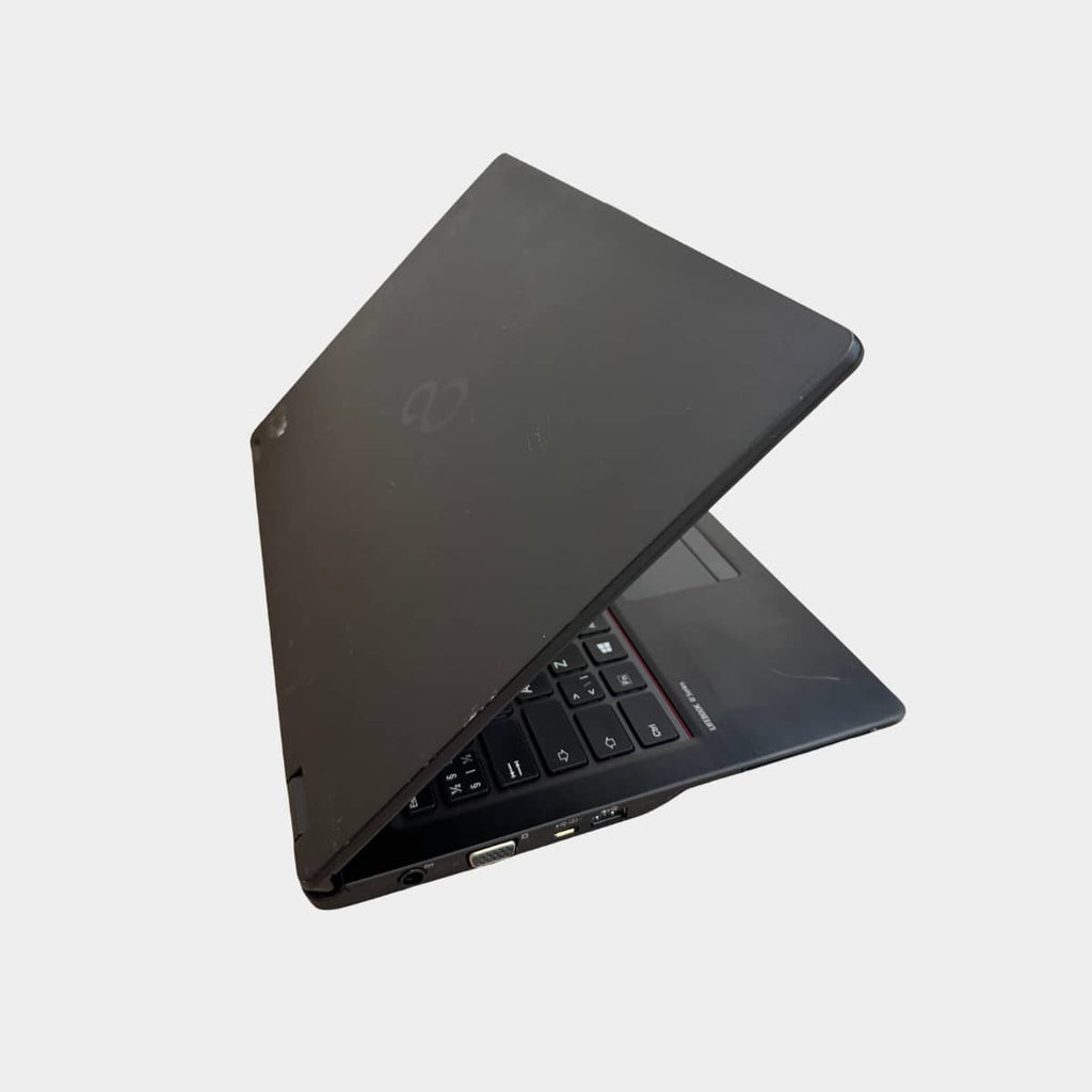 Fujitsu LIFEBOOK U748 8GB RAM 256GB SSD Windows 11