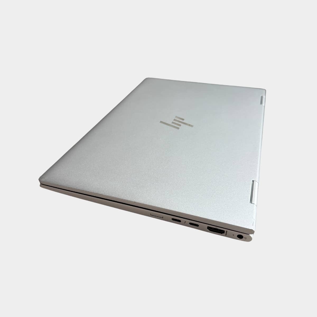 HP EliteBook x360 830 G8 kairė pusė, Thunderbolt ir USB-C jungtys