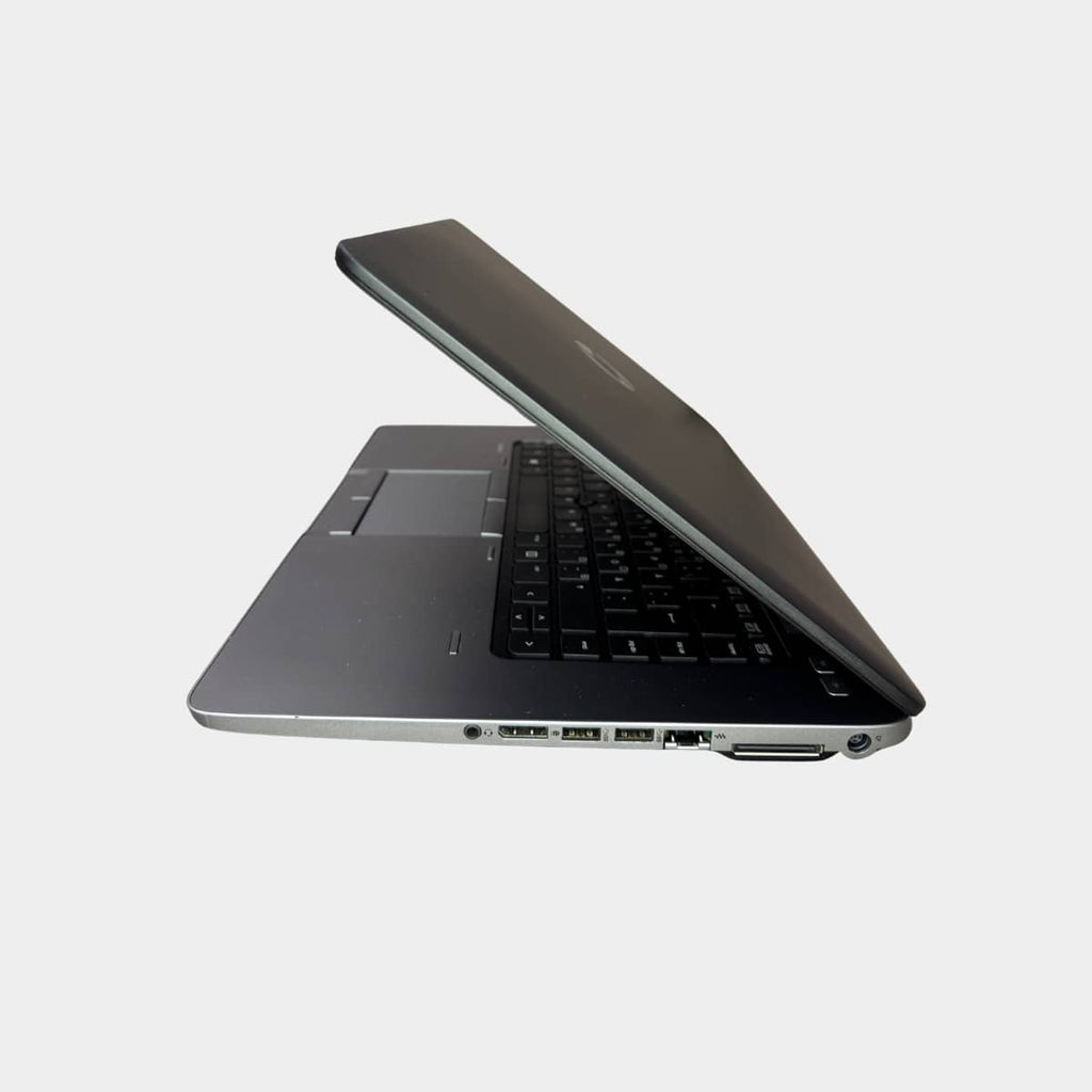 HP EliteBook 850 G2 kairės pusės jungtys USB ir displayport