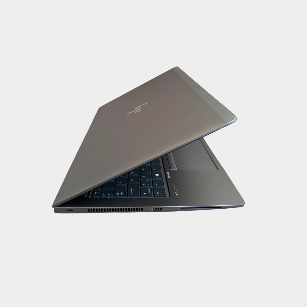 HP ZBook 15u G6 dešinė pusė, USB ir LAN jungtys