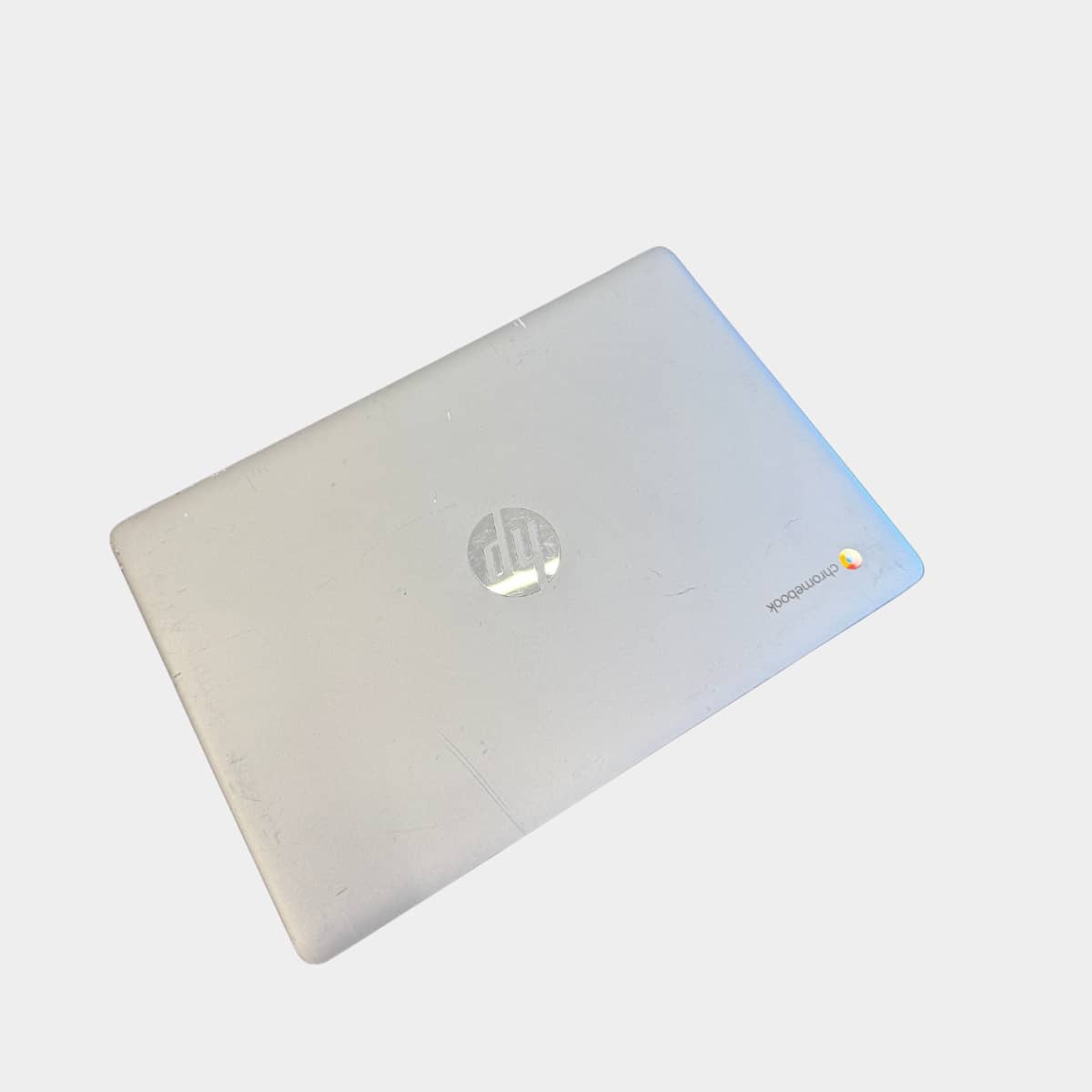HP Chromebook 14a uždarytas, lengvas ir kompaktiškas