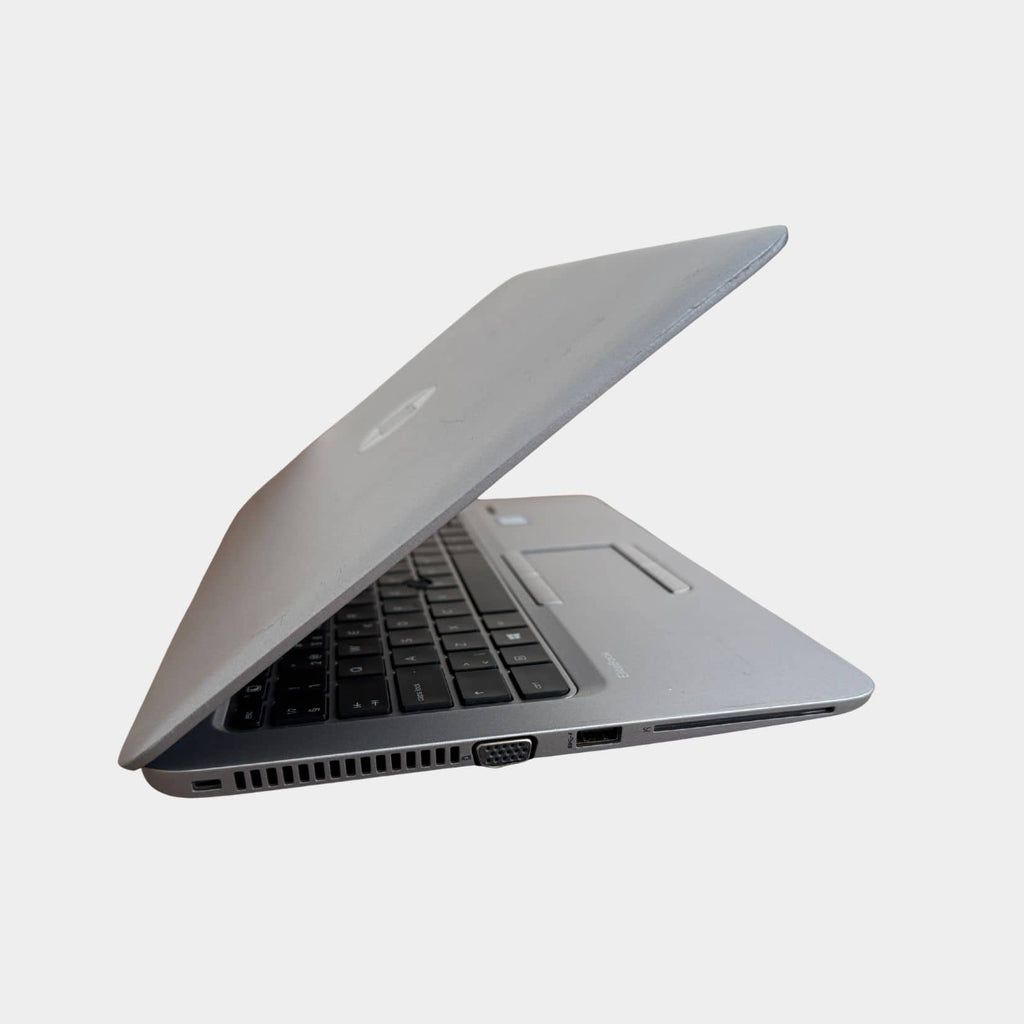 HP EliteBook 820 G4 kairė pusė, nešiojamo kompiuterio jungtys