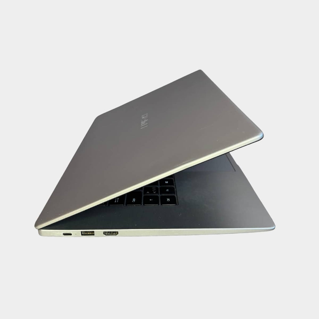 Huawei Matebook D15 ryzen 5 8gb ram 256gb ssd windows 11
pasuktas i desine