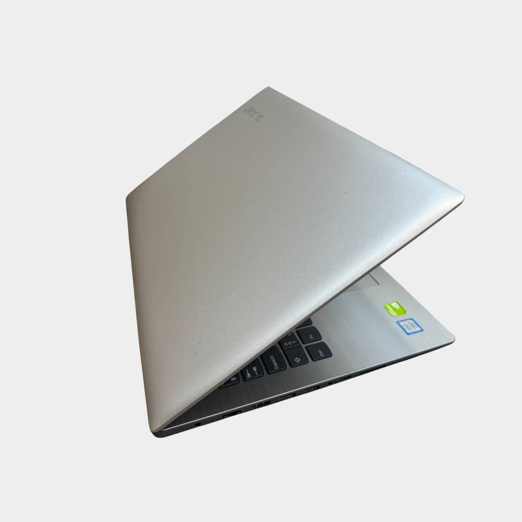 Lenovo IdeaPad 320-15IKB su atskira NVIDIA GeForce 940MX vaizdo plokšte.