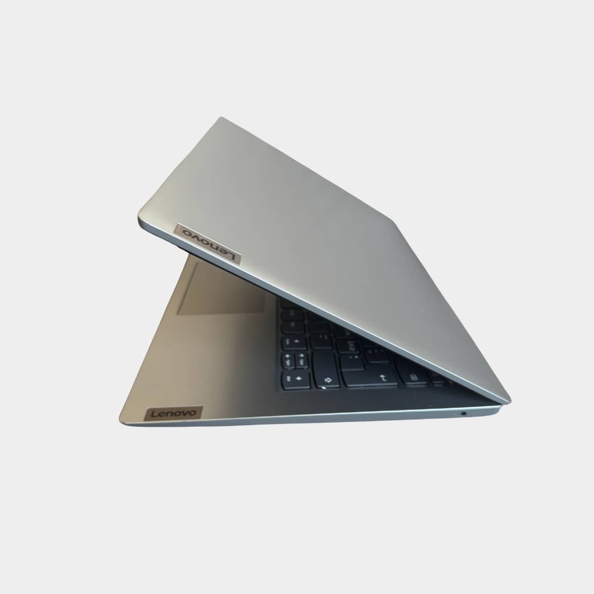 Lenovo IdeaPad 1 14ADA05 pasuktas i kaire