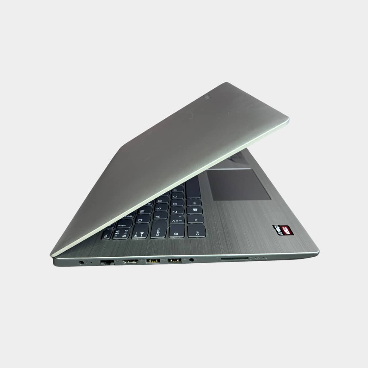 Lenovo ideapad 320-14ast AMD 8gb ram 256gb ssd windows 10 pasukas i desine