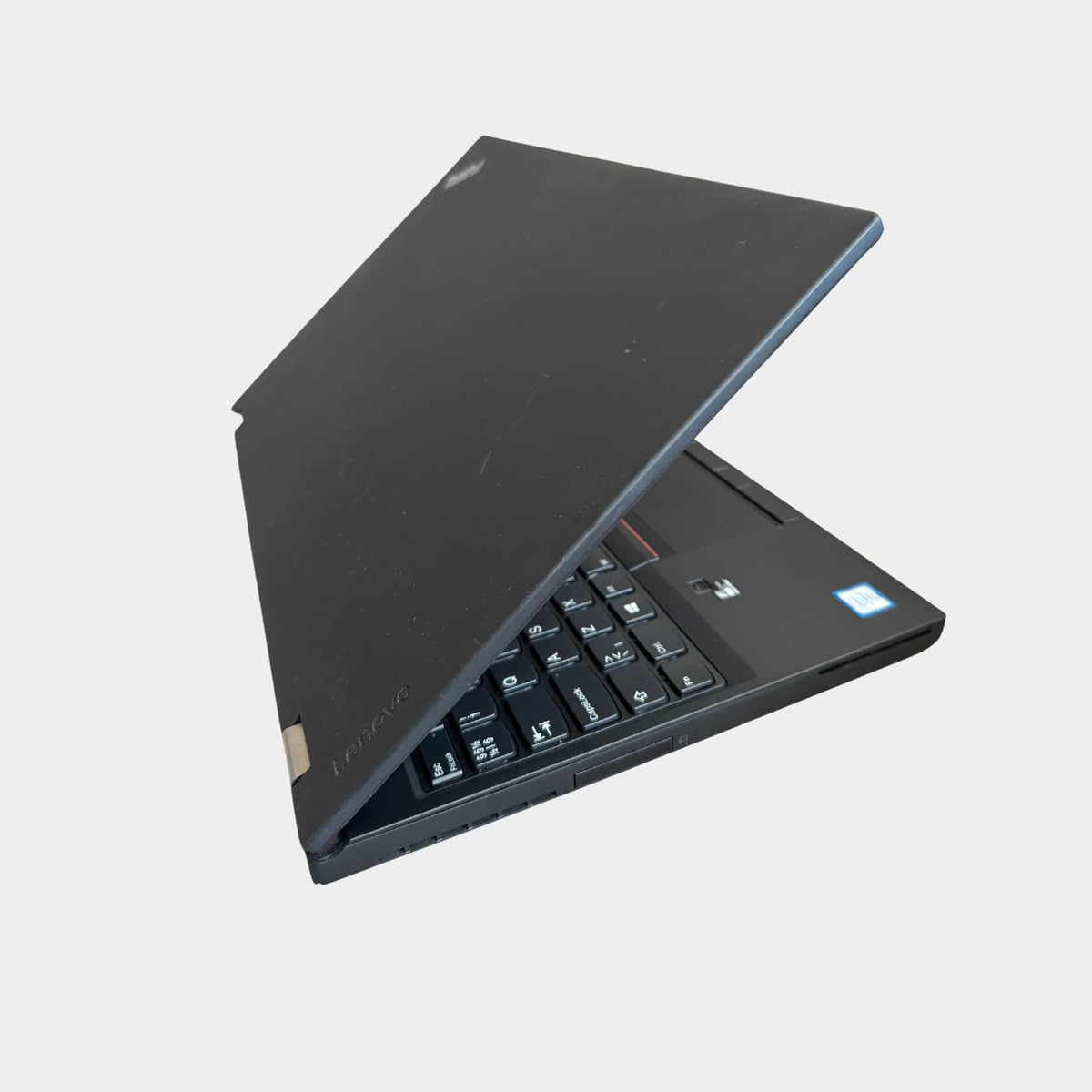  Lenovo ThinkPad P51 dešinė pusė, NVIDIA Quadro M2200 darbo stotis