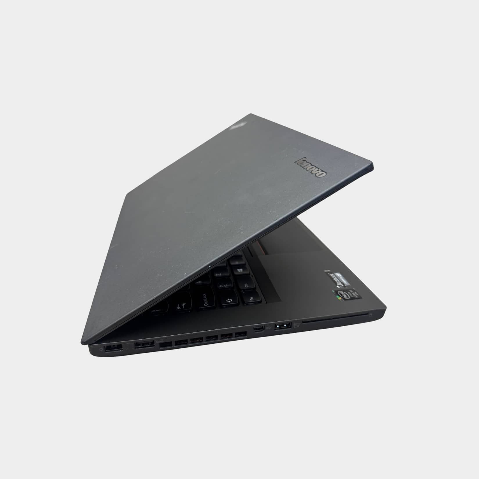  Lenovo ThinkPad T450 kairė pusė, nešiojamo kompiuterio jungtys 