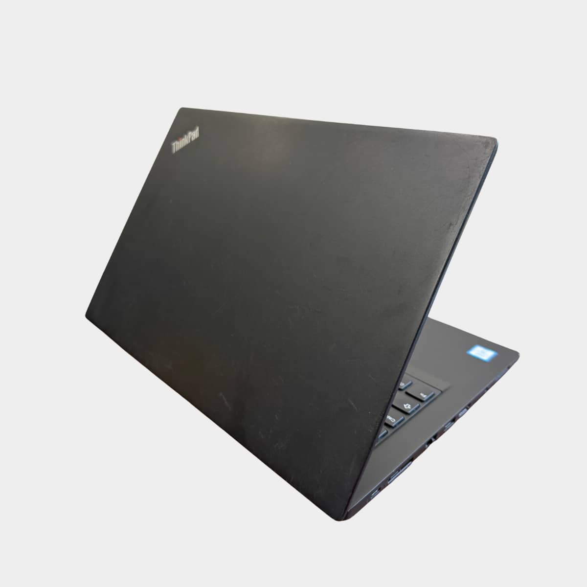 Lenovo T480s kairė pusė, USB-C ir HDMI jungtys