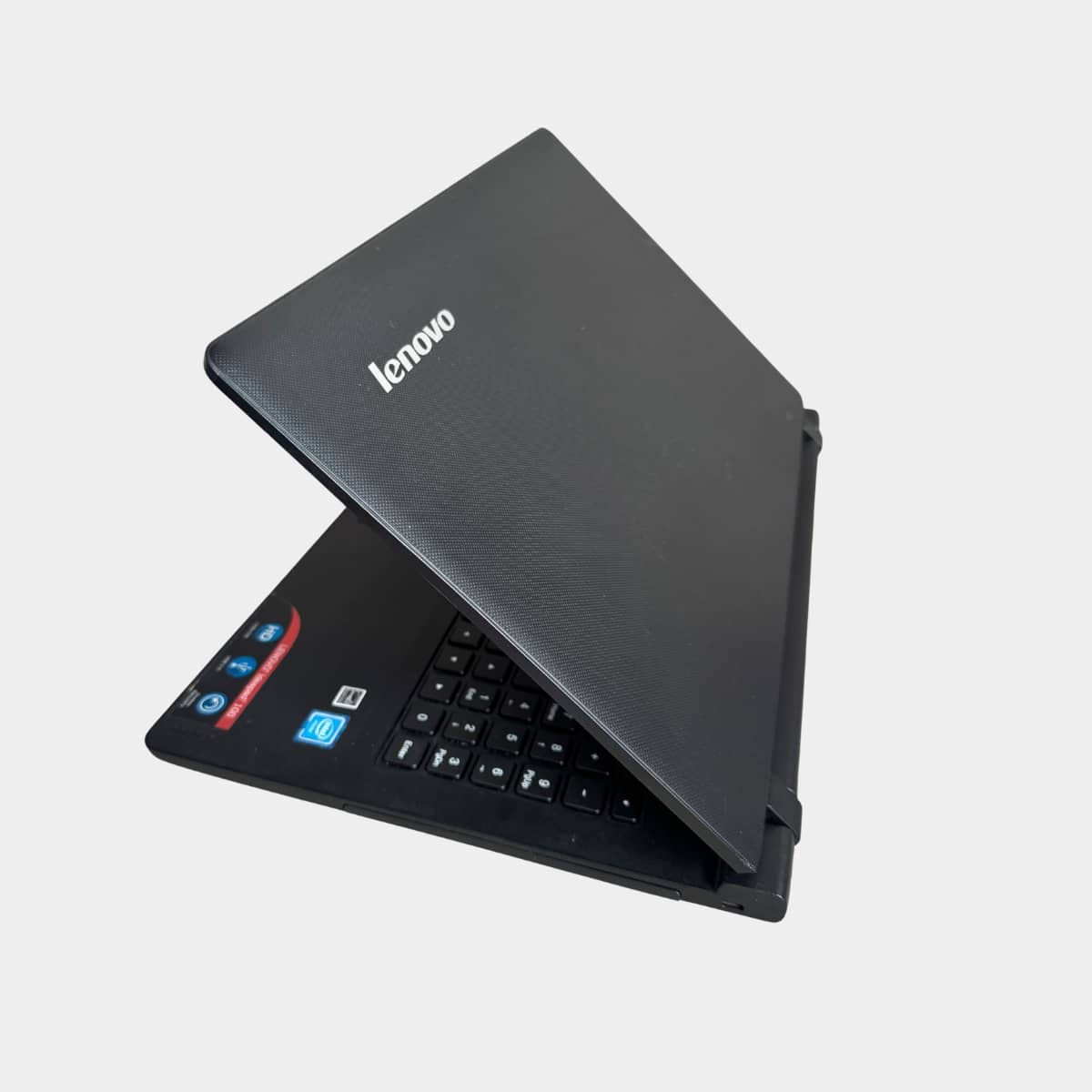 Lenovo IdeaPad 100-15IBY kairė pusė, USB ir HDMI jungtys