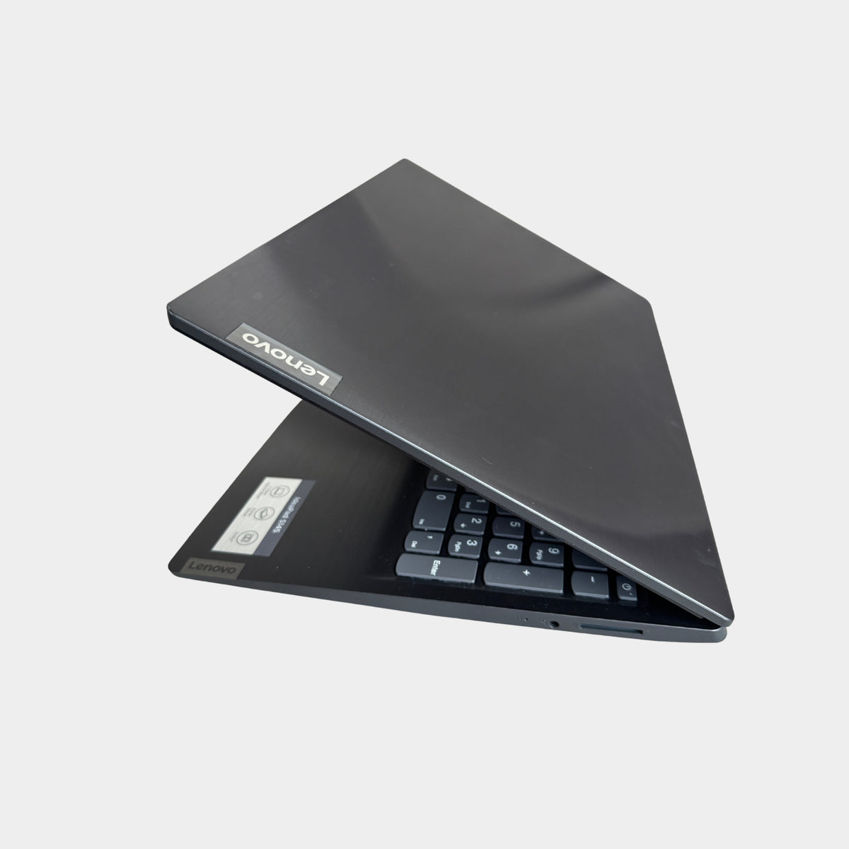 Lenovo IdeaPad S145-15IWL dešinė pusė, 8GB RAM 256GB SSD Windows 11