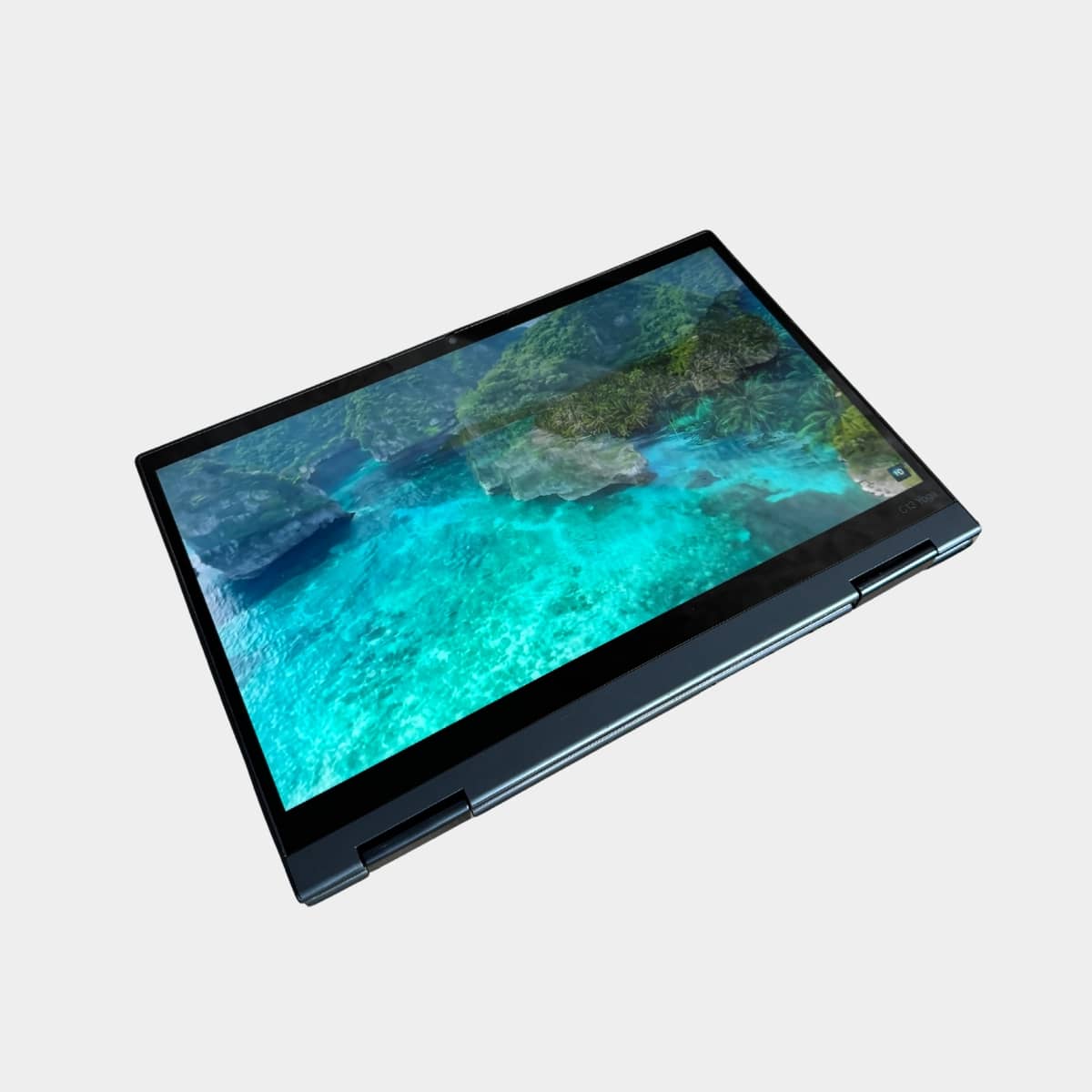 Lenovo ThinkPad C13 Yoga Chromebook naudojamas planšetės režimu