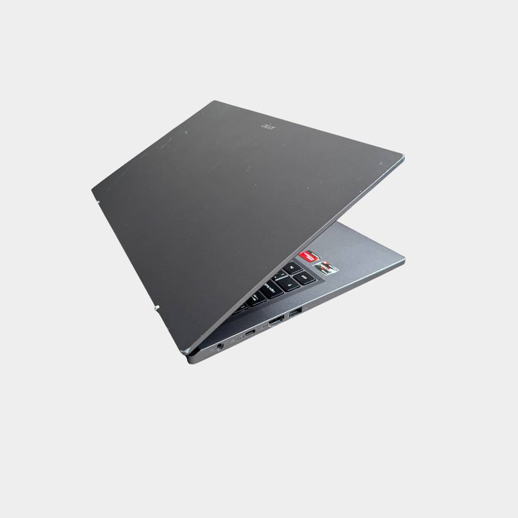 Acer Extensa 15 EX215-23 dešinė pusė, USB ir audio jungtys