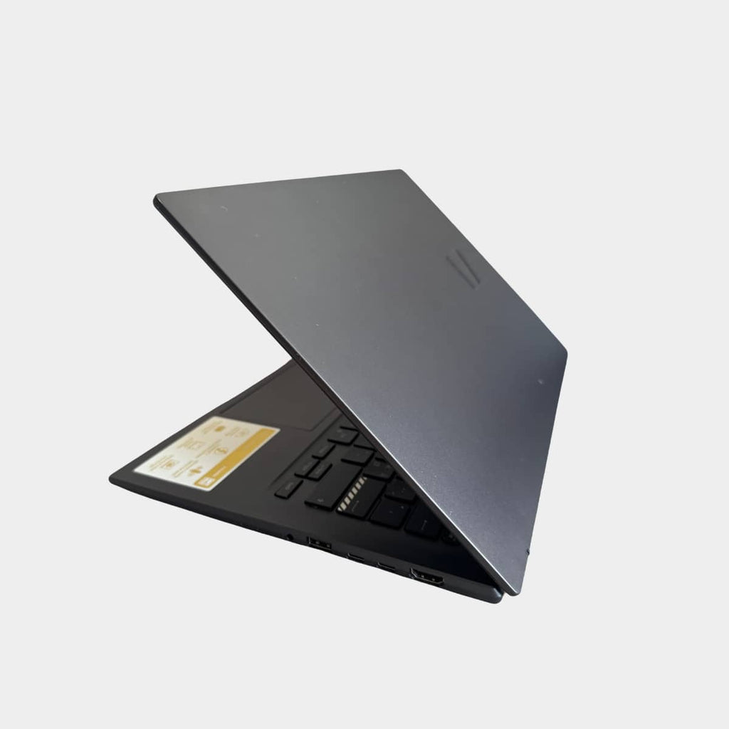 ASUS VivoBook K3402ZA dešinė pusė, USB ir audio jungtys