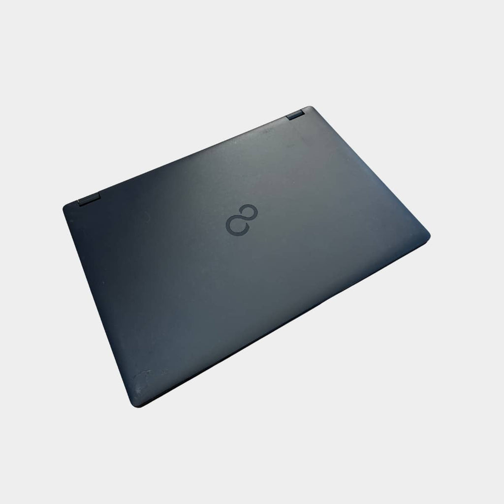 Fujitsu LIFEBOOK E459 verslo klasės nešiojamas kompiuteris su FHD ekranu.