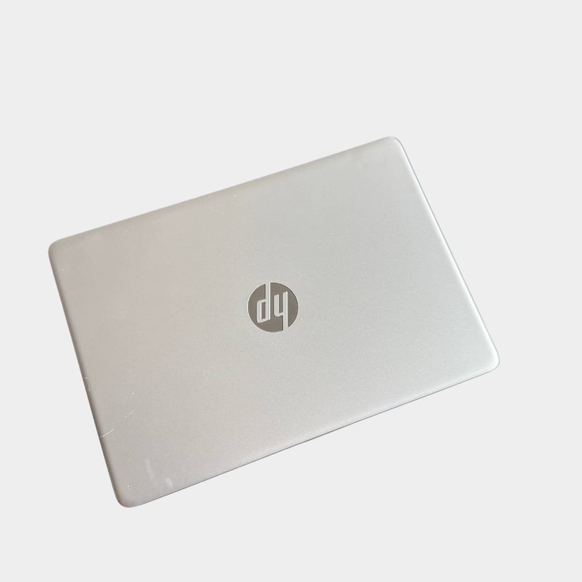 HP 14-cf0019no touchpad paviršius pabraižytas, kosmetinis defektas