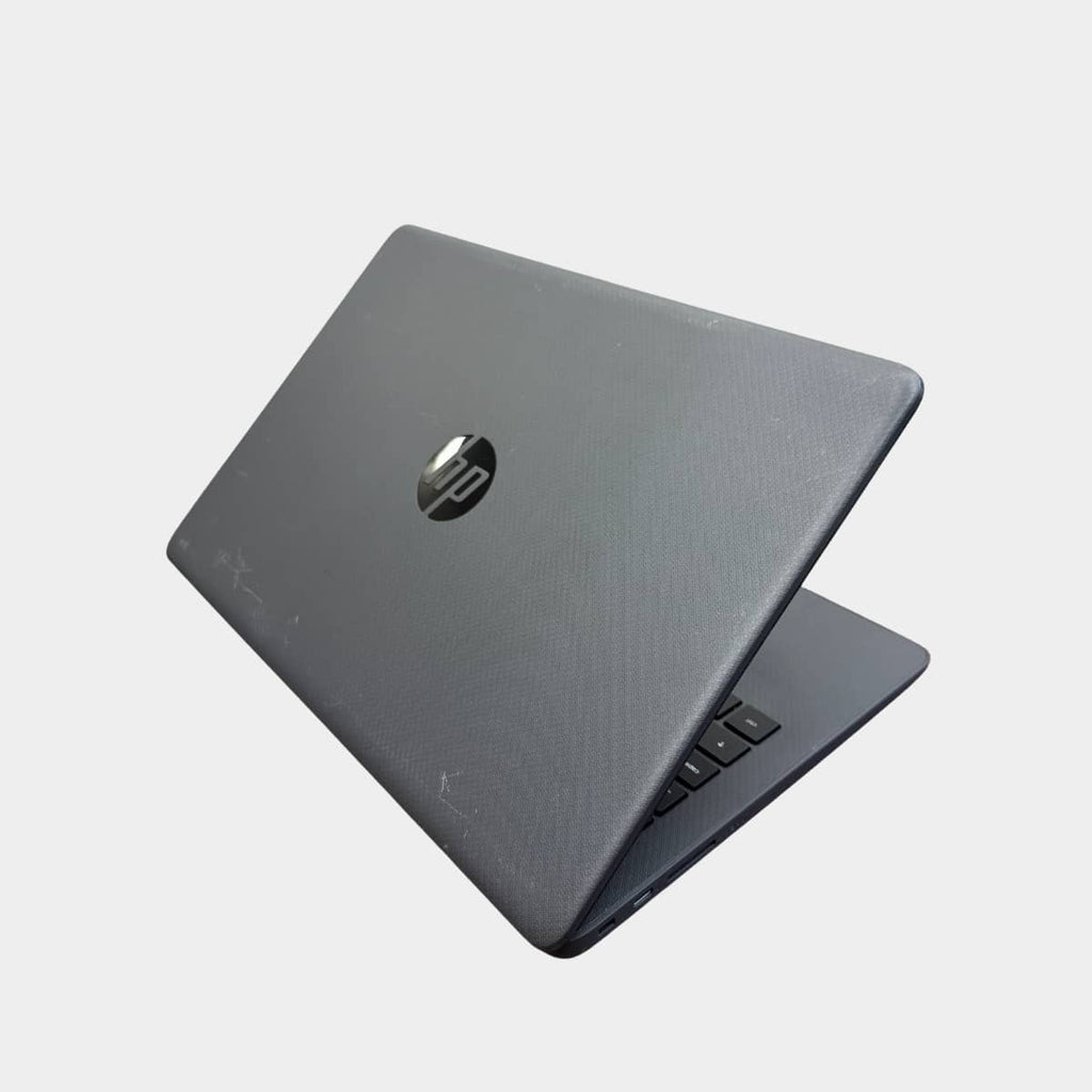 HP 240 G8 dešinė pusė, USB ir LAN jungtys
