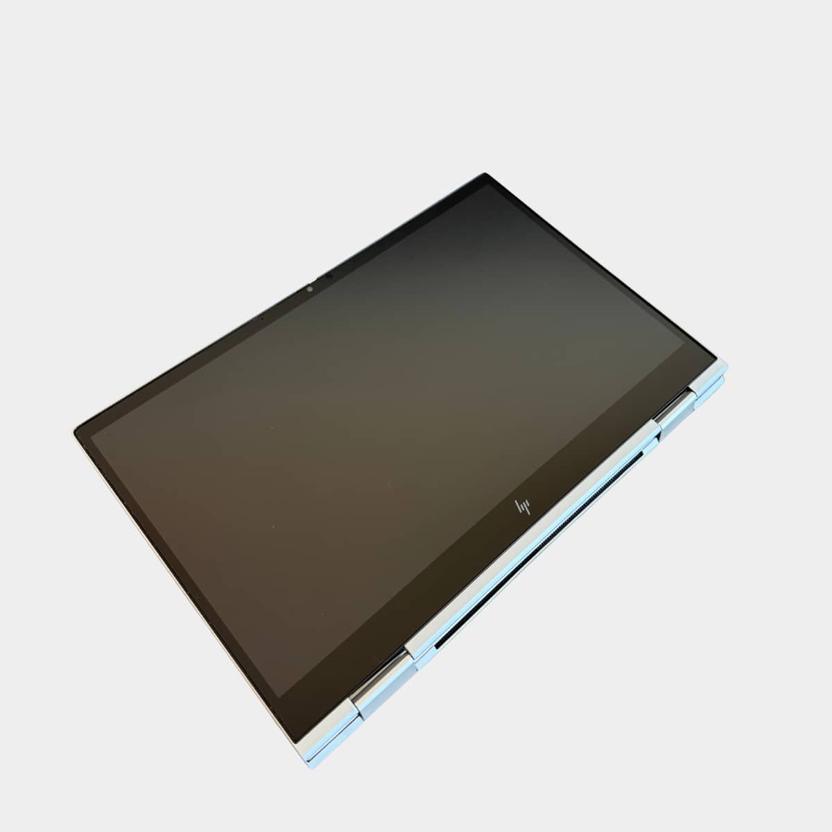 HP EliteBook x360 830 G8 naudojamas planšetės režimu
