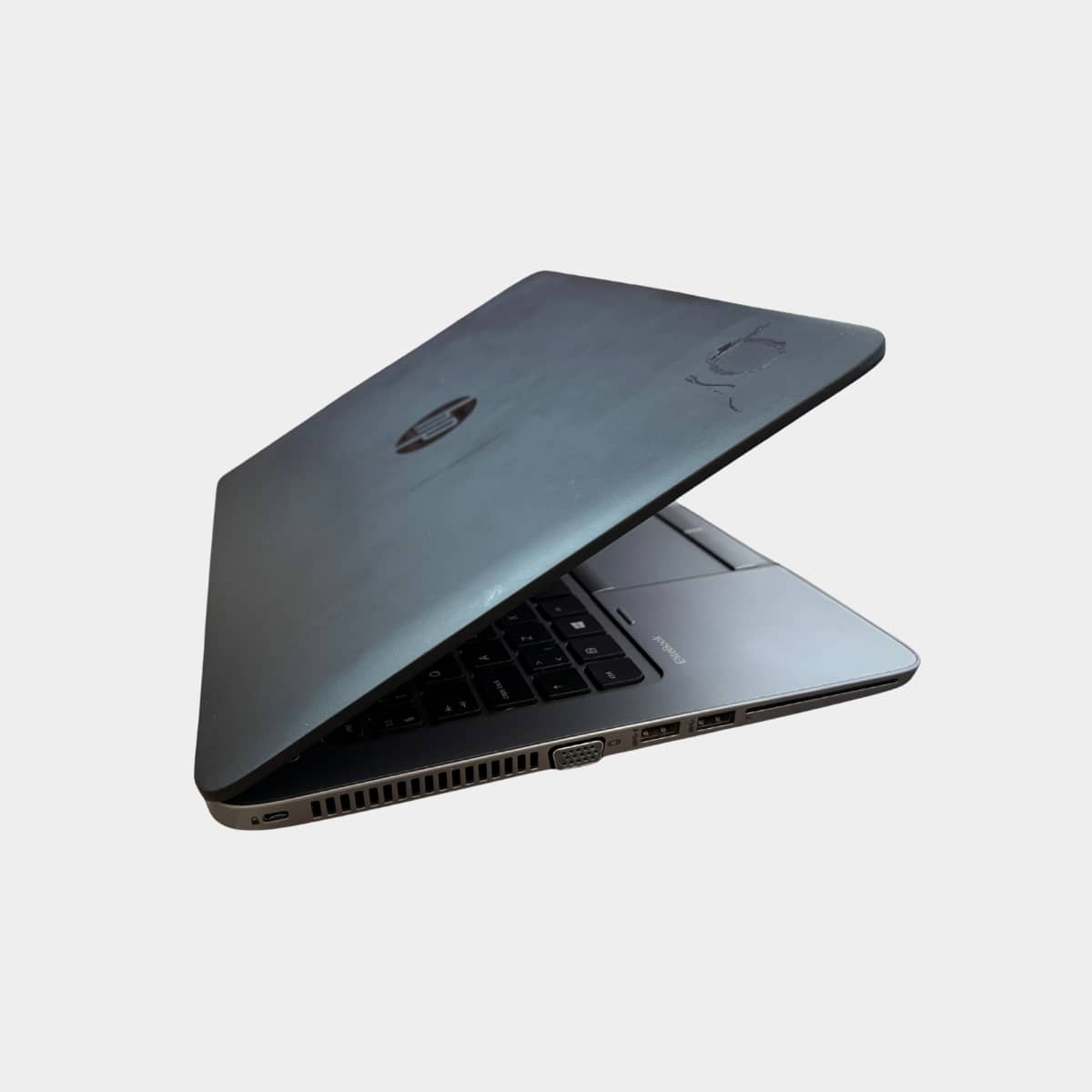 hp elitebook 840 g2.jpg desene puse